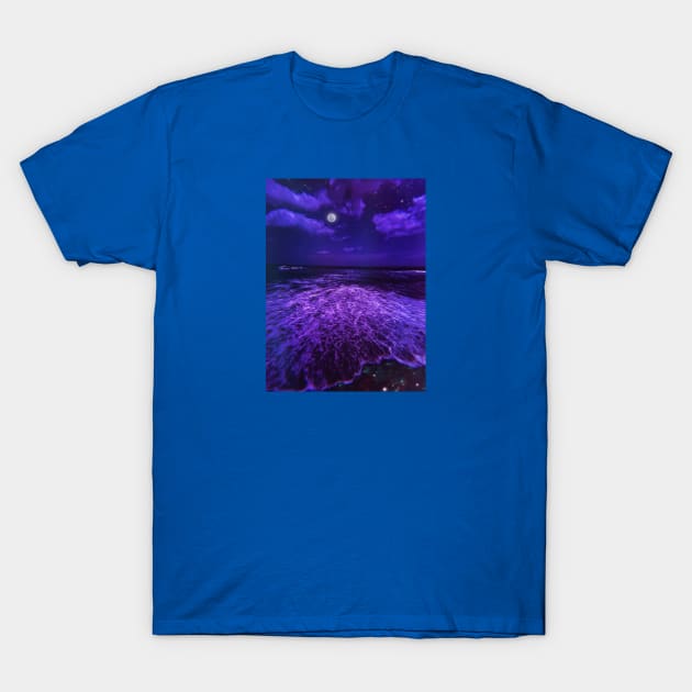 The sea is so calm T-Shirt by floatingheavy